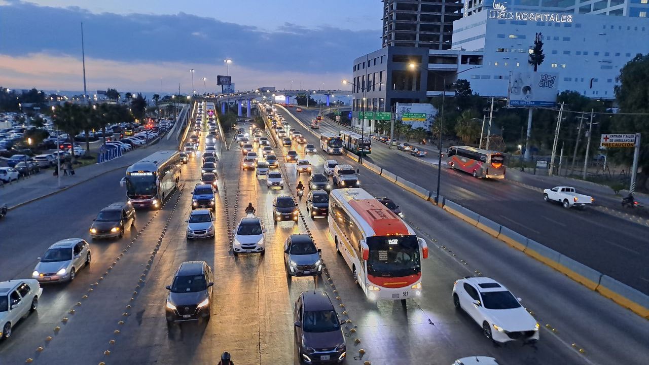 Tráfico en la ciudad: ¿problema sin solución? Esto es lo que realmente lo provoca. Foto: Jorge Hernández.